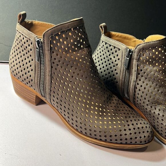 Lucky Brand Light Mocha Booties 9.5 EUC. SH115 - Picture 3 of 6